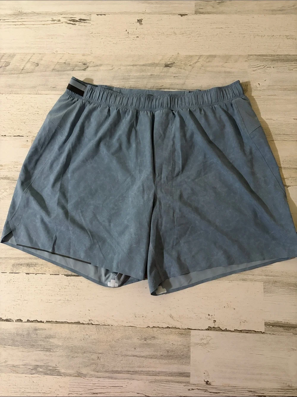 lululemon athletica Men's Slate Blue Athletic Shorts - Picture 1 of 10